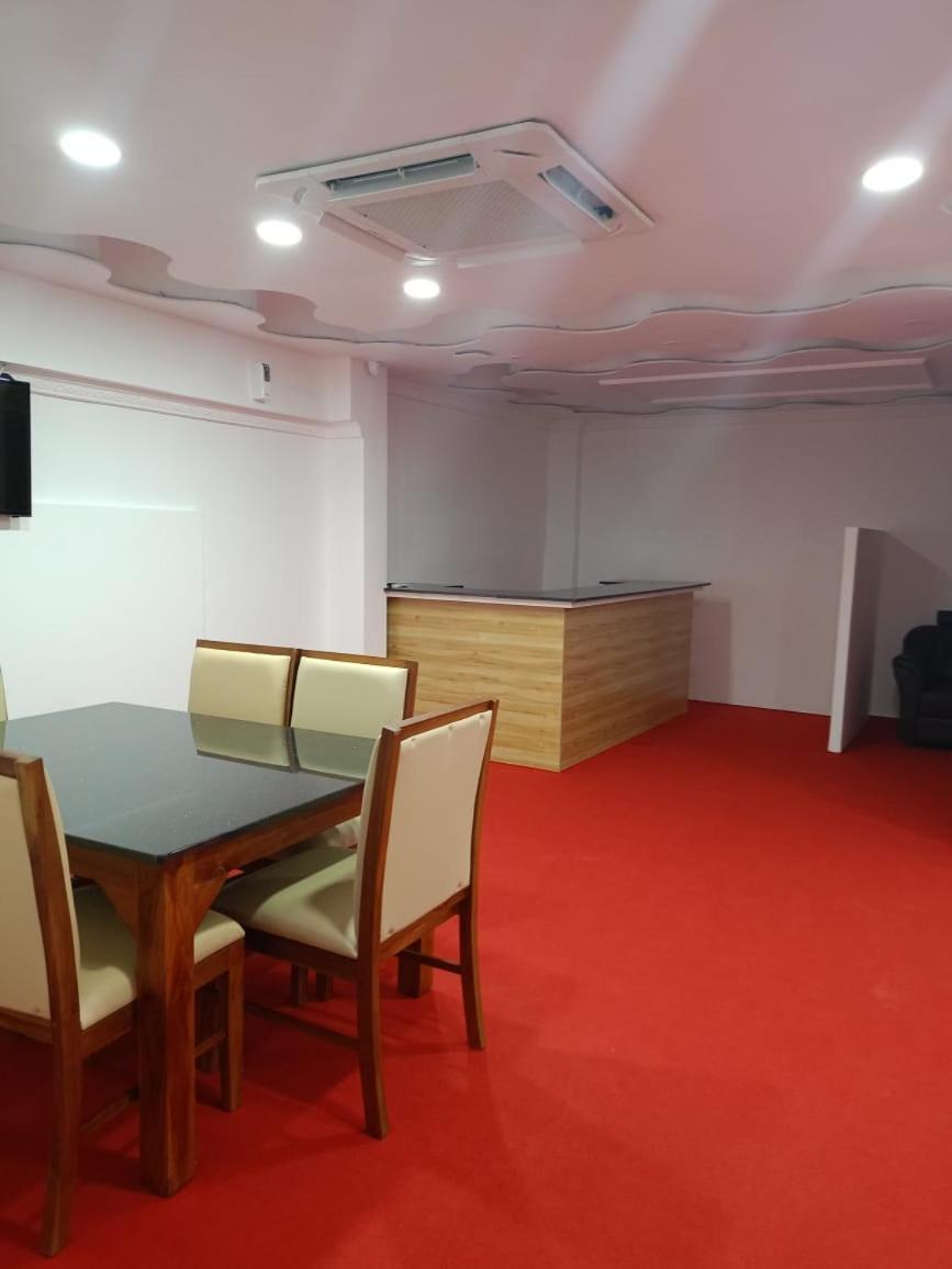 Отель Pearl Residency Ayoor Экстерьер фото